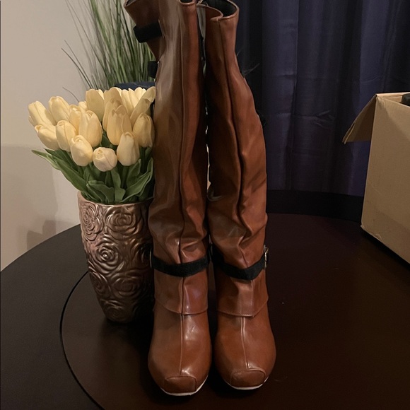 Brown Knee-High Boots with Black Straps - Picture 4 of 7